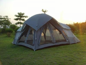 Infrared-reflective hollow polyester fiber